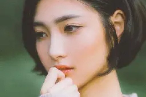 “黄总”邀约女子进包间后续：网友质疑是剧本女子发声否认官方介入更多详细曝光