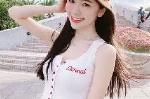 看宋雨琦穿短裙出席活动对长辈90度鞠躬才懂她火都是有原因的